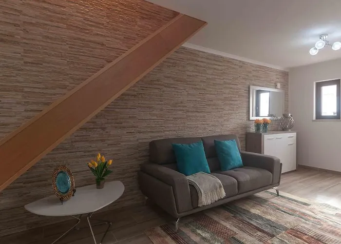 Westside House Nyaraló